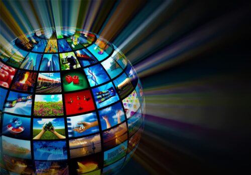 Interactive Advertising – What The Future Holds For The Business Of Broadcasting  (Presentation)